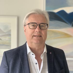 3) Clarence E. Glad 3) Clarence E. Glad