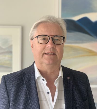 3) Clarence E. Glad 3) Clarence E. Glad